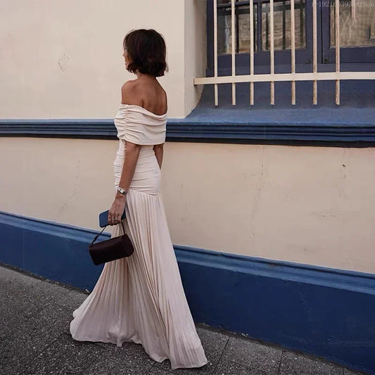 Elegant scoop neck pleated dress for women